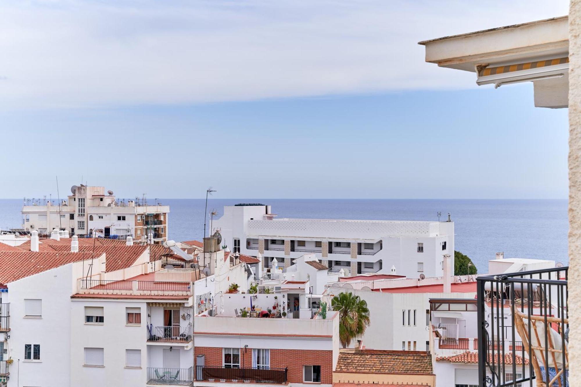 1 Bed Apartment With Sea View Nerja Extérieur photo