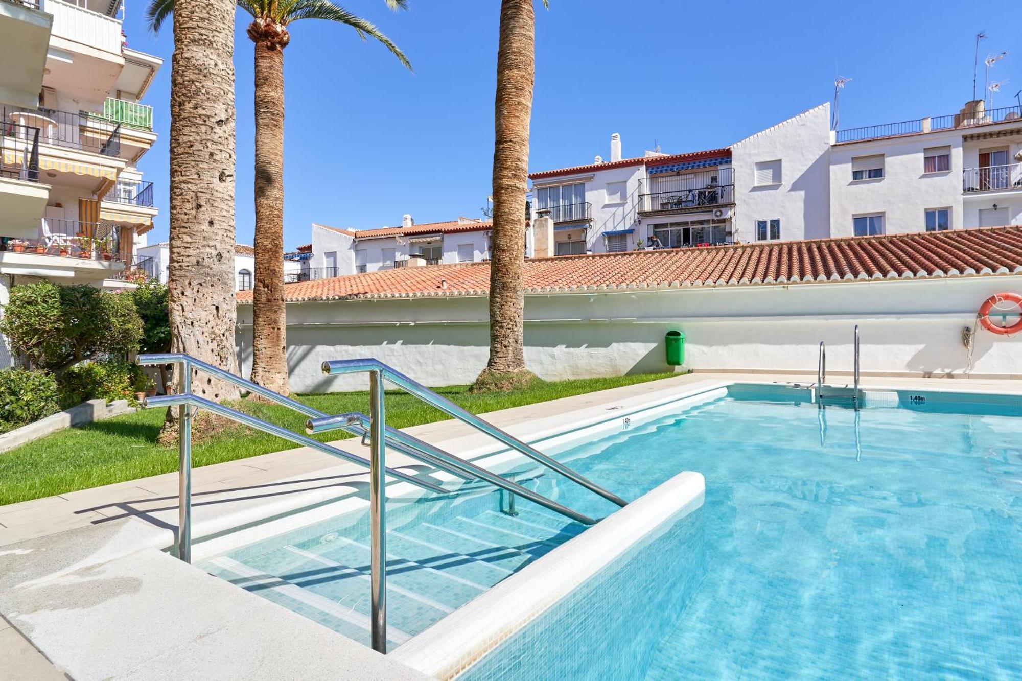 1 Bed Apartment With Sea View Nerja Extérieur photo