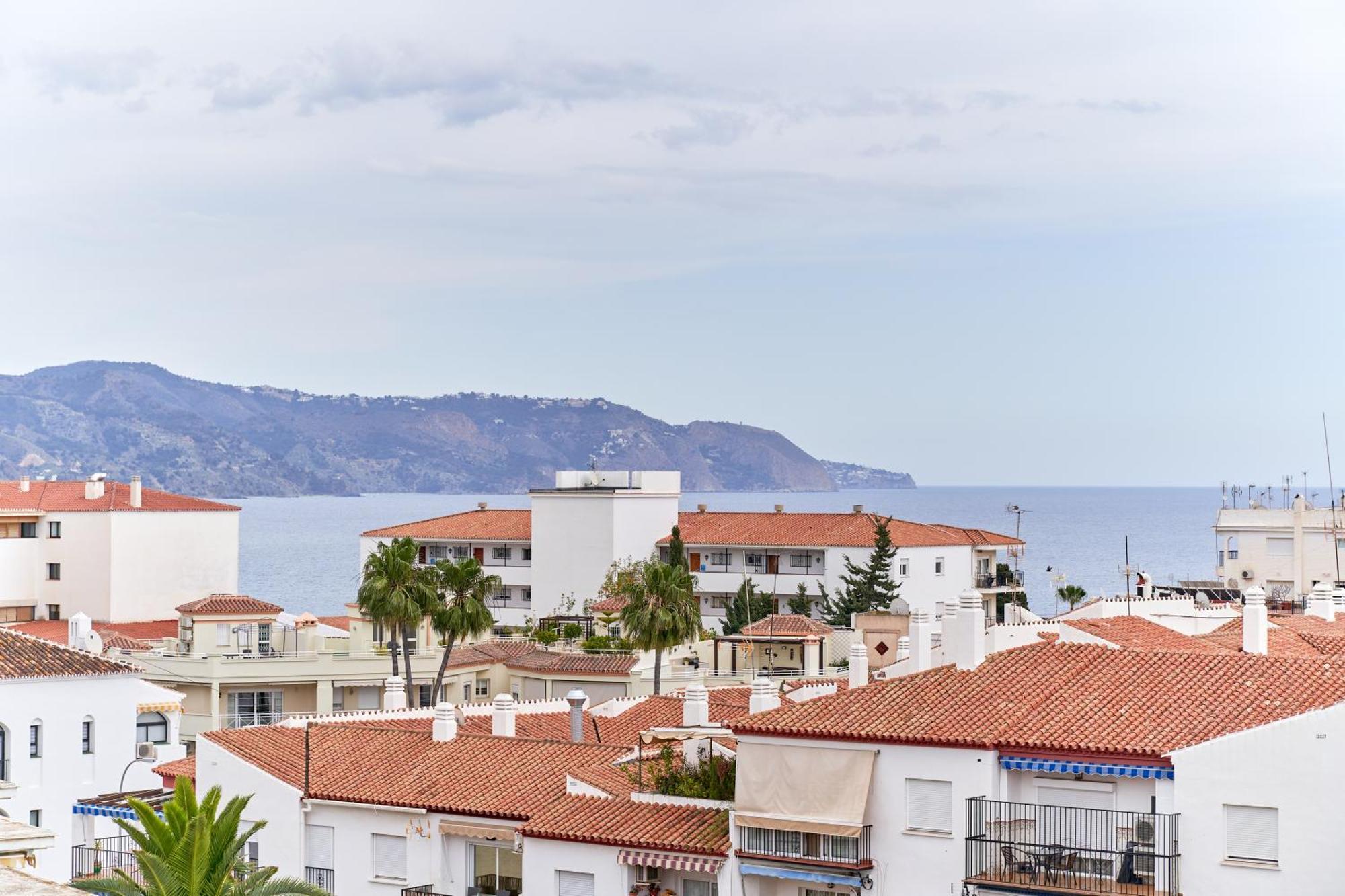 1 Bed Apartment With Sea View Nerja Extérieur photo