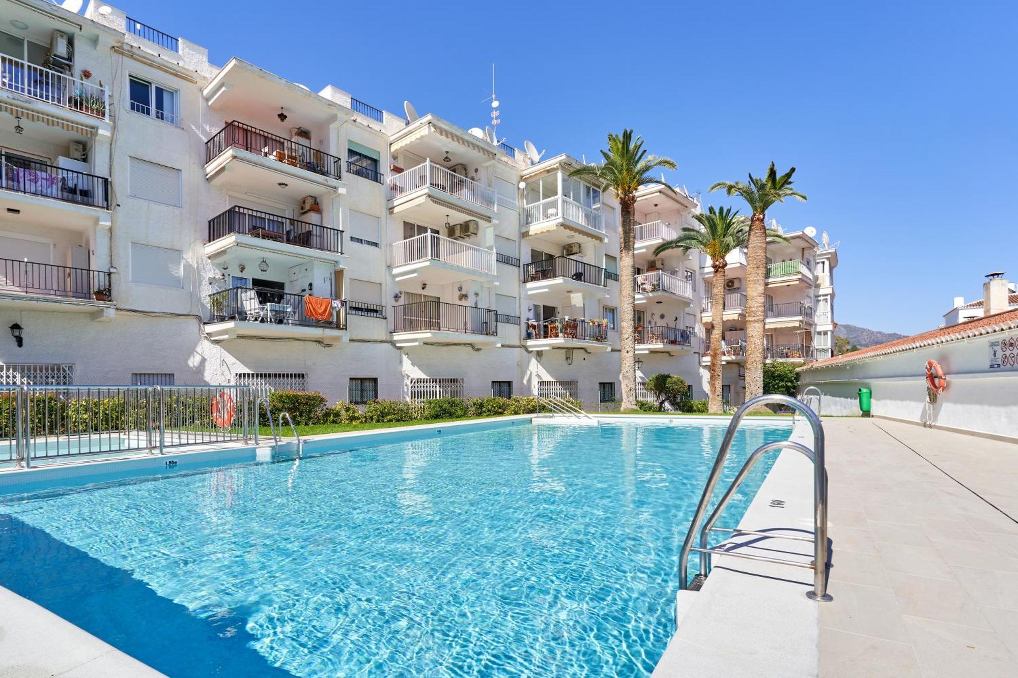 1 Bed Apartment With Sea View Nerja Extérieur photo