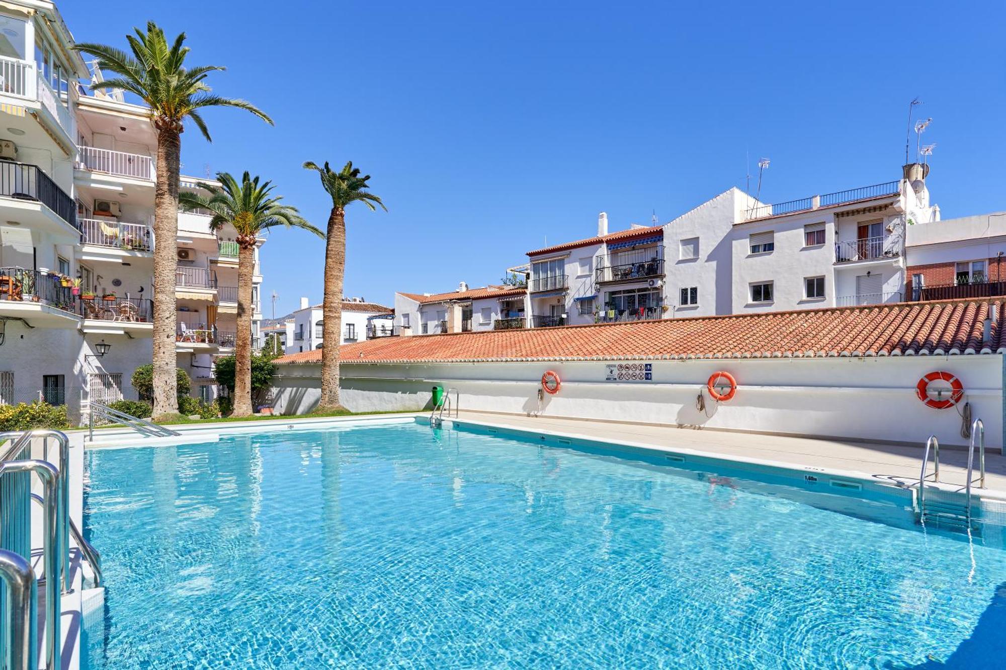 1 Bed Apartment With Sea View Nerja Extérieur photo